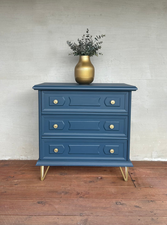 Blaue Vintage Kommode Mit Gold Akzenten | Kleine Kommode mit floralen Muster