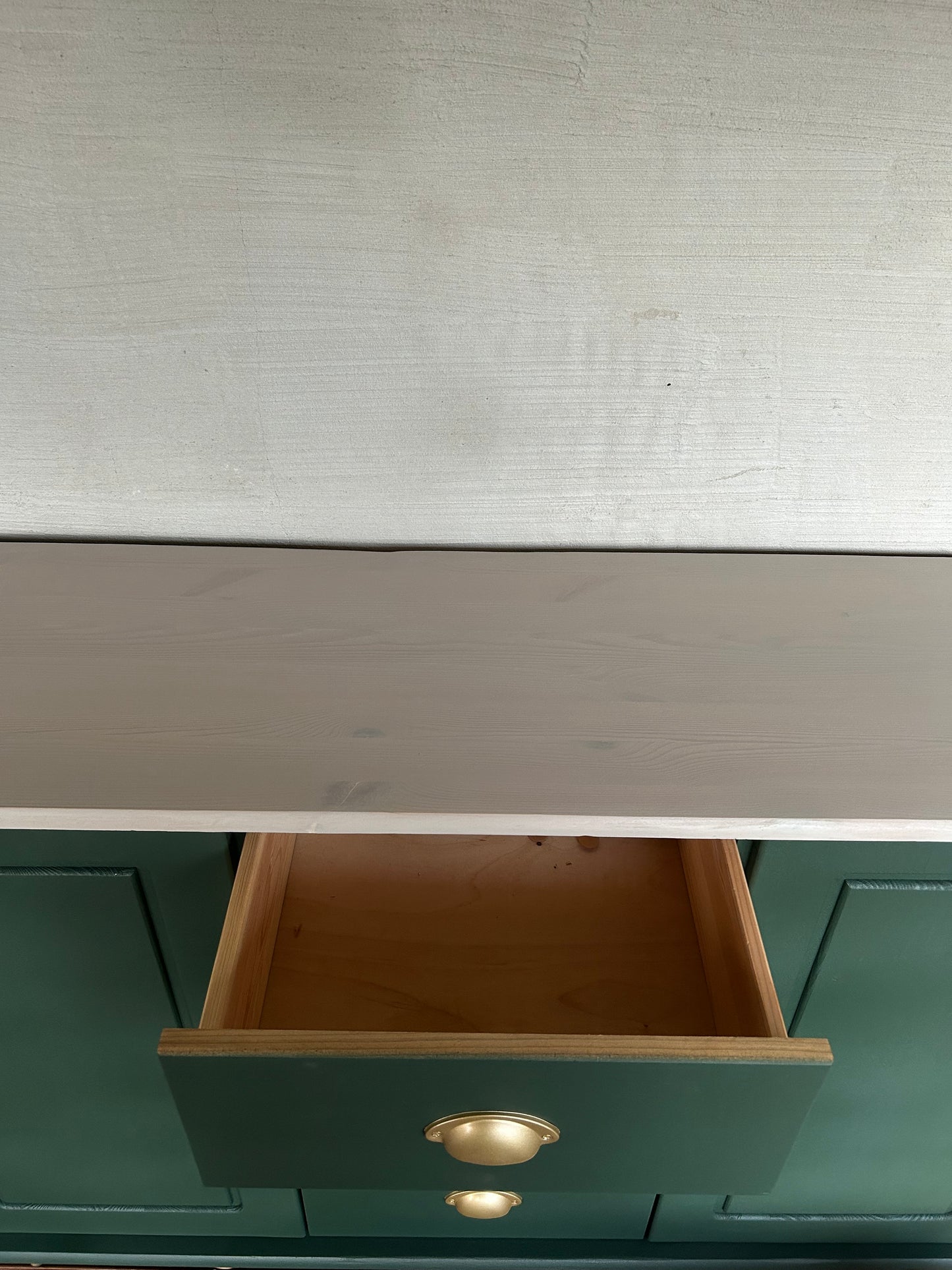 Green chest of drawers sideboard with shell handles