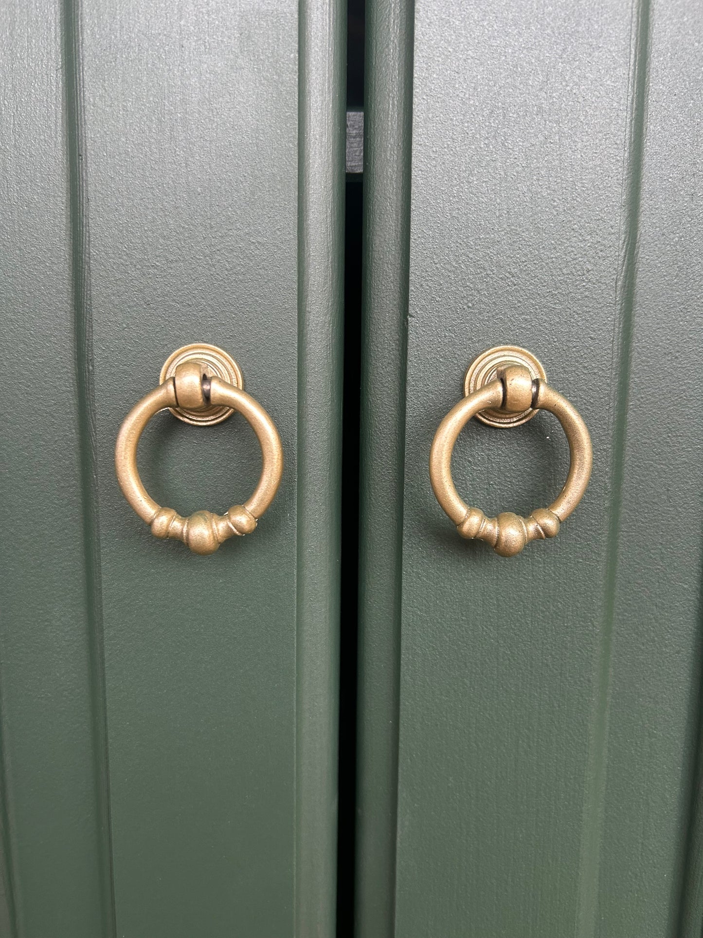 Grüner Vertiko – Stilvoll und individuell, Unikat - nachhaltiges Upcycling