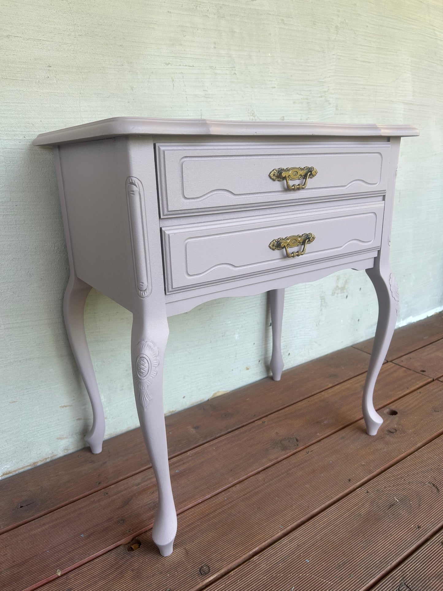 Elegante Vintage-Kommode im zarten Rosé – liebevoll im Upcycling neu gestaltet
