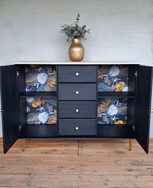 Schwarze Kommode im Industrial Stil Vintage