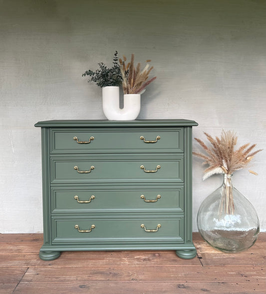 Olive Kommode mit Gold Akzenten Kommode für den Eingangsbereich Unikat