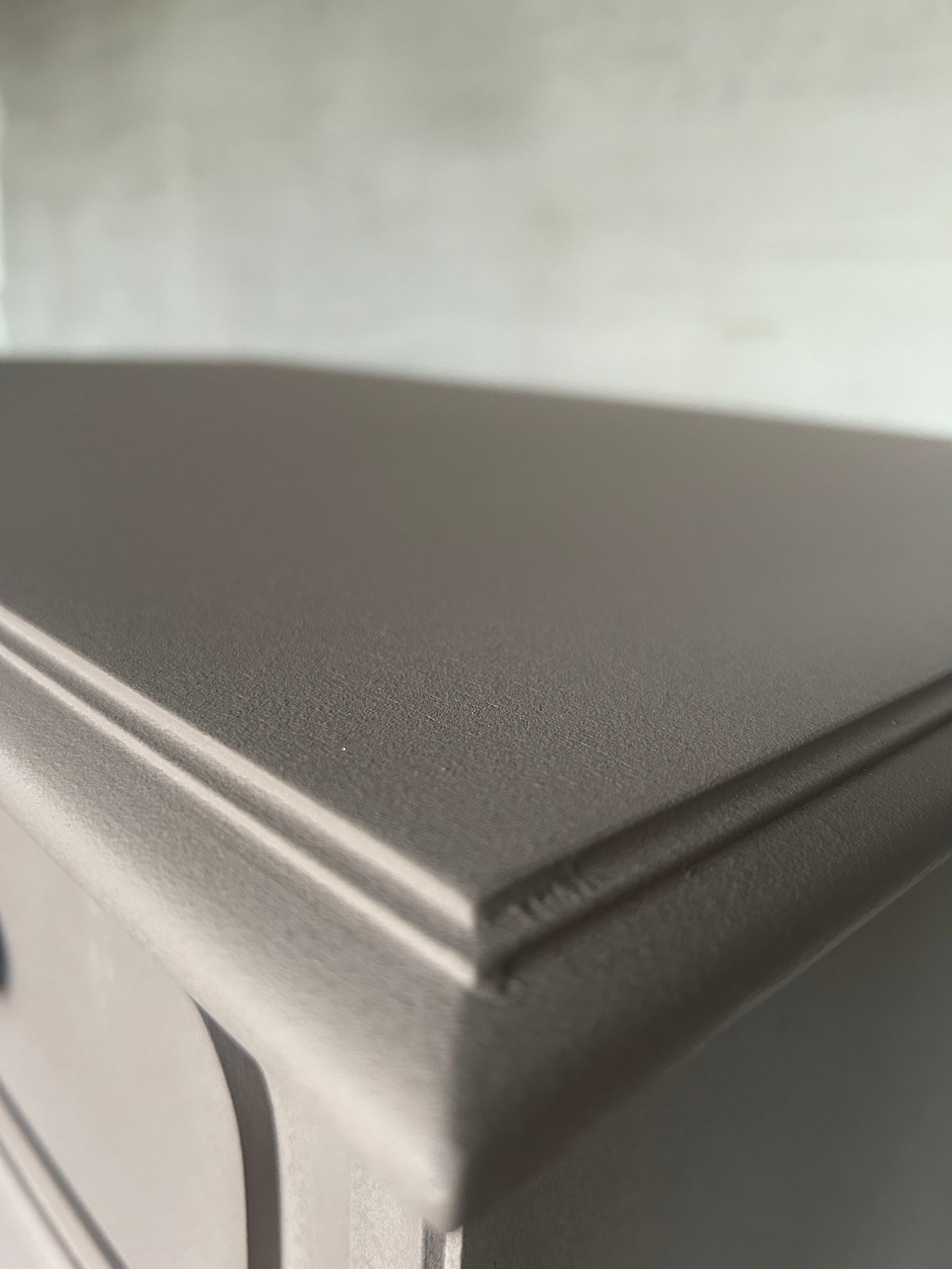 Beige vintage Kommode mit Gold Akzenten | vintage kommode | edle Kommode | Sideboard Beige | Unikat | Greige | Graue Kommode