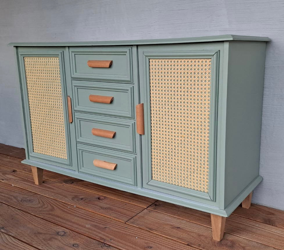 Vintage Boho Kommode Sideboard Upcycling-Kommode mit Rattangeflecht